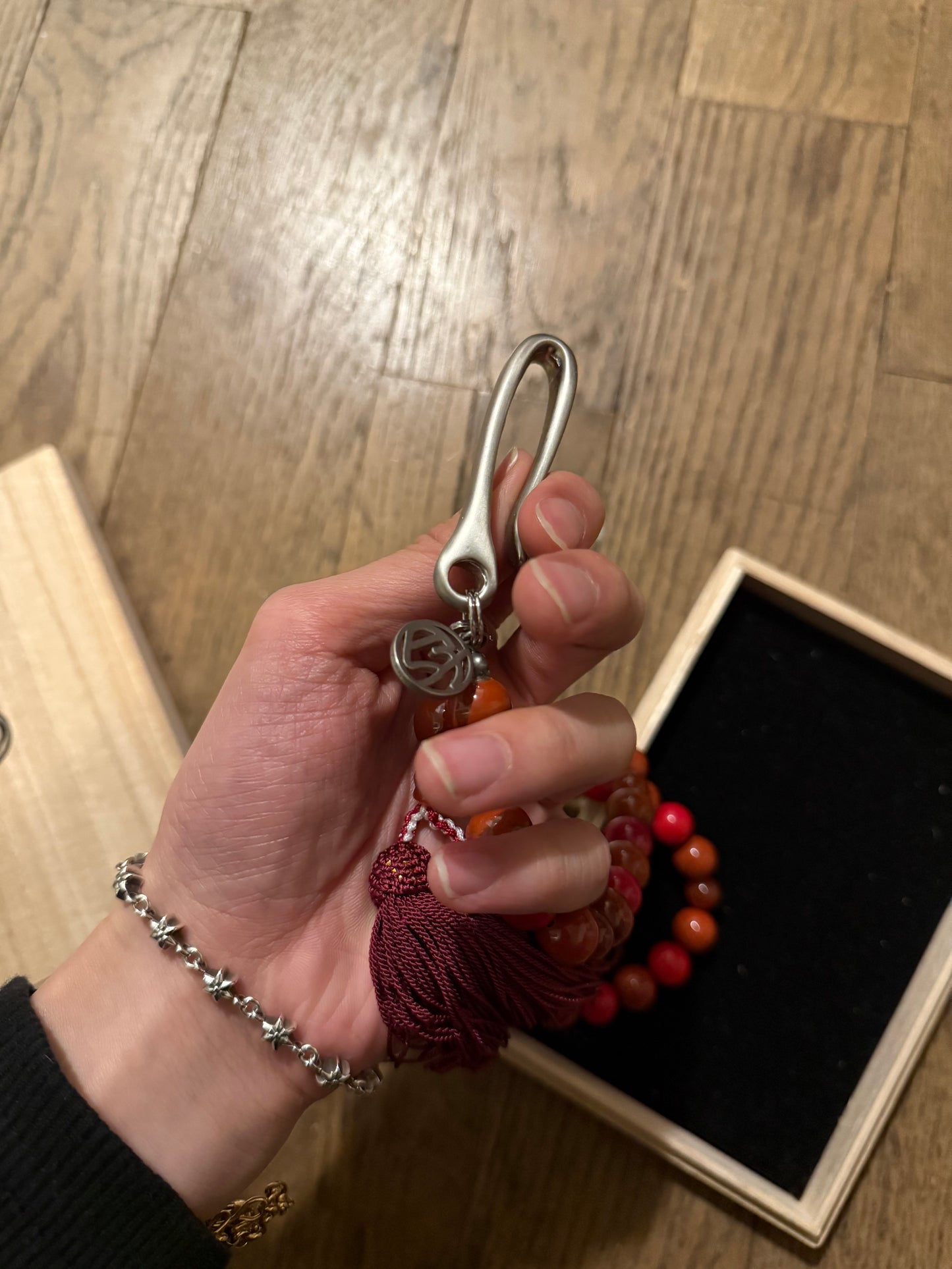 Soshiotsuki red beaded wallet chain