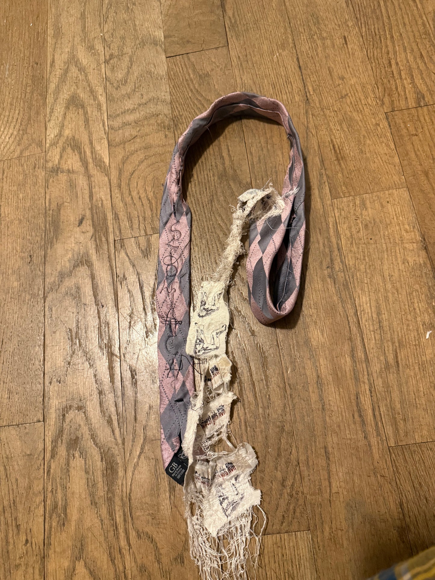 Retail pharmacy like tie