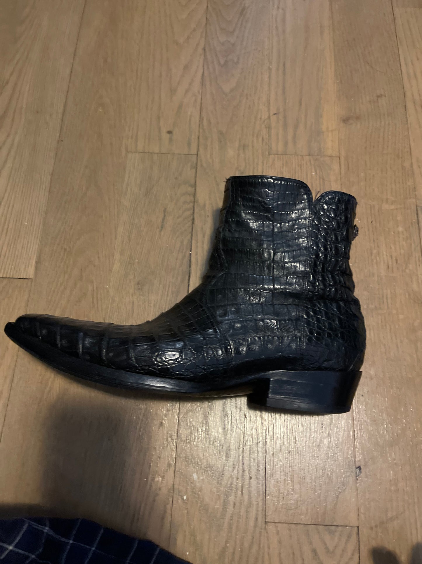 Unbranded crocodile boots