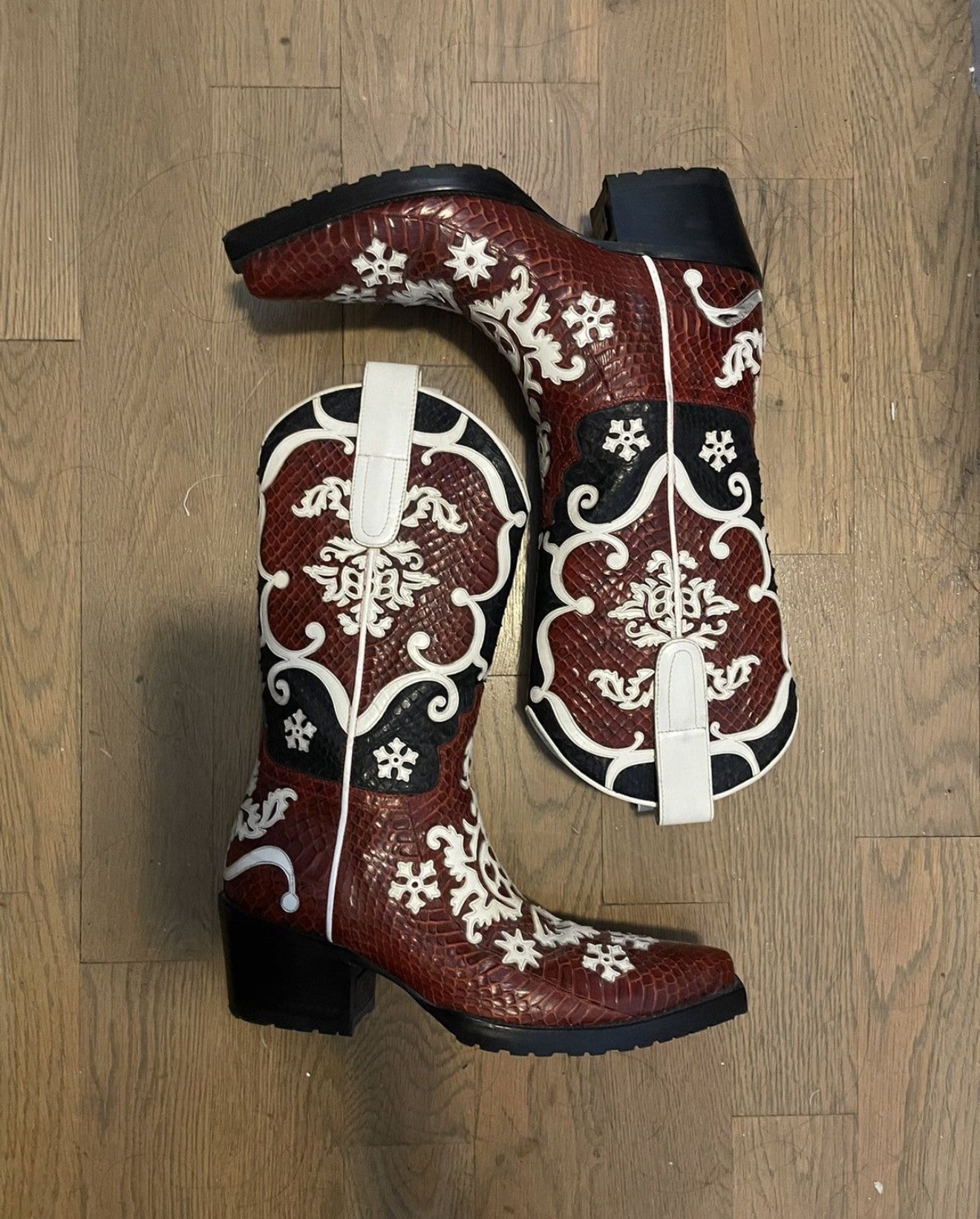 Gucci python SS00 red and white cowboy boots