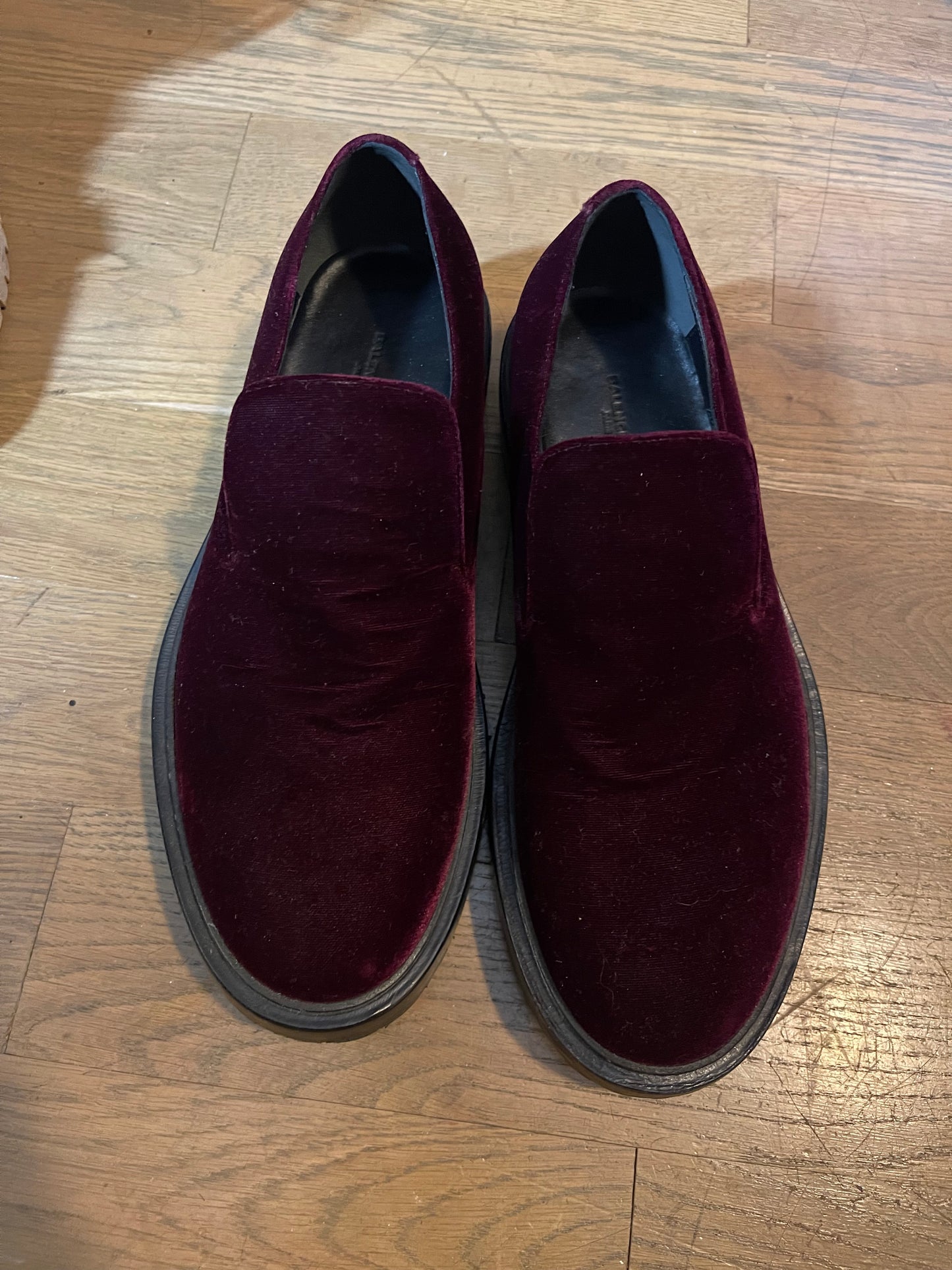 Balenciaga 17ss red velvet slip on loafers