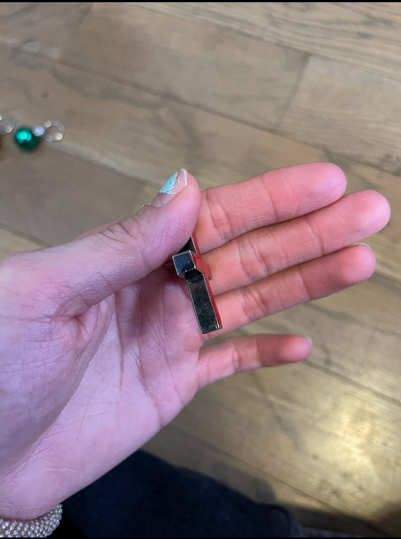 Undercover aw97 leaf cross necklace