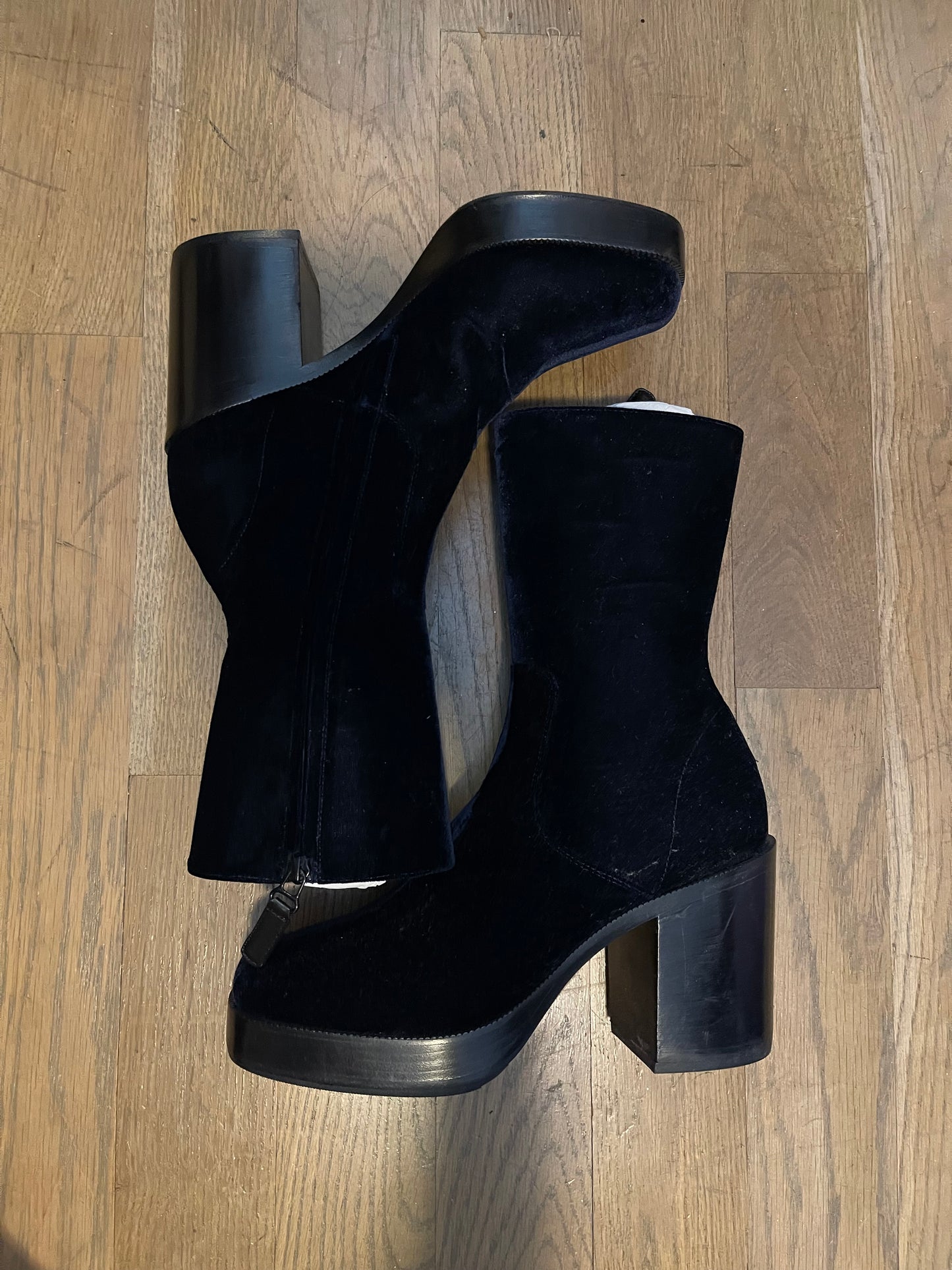 Balenciaga SS17 velvet heels blue