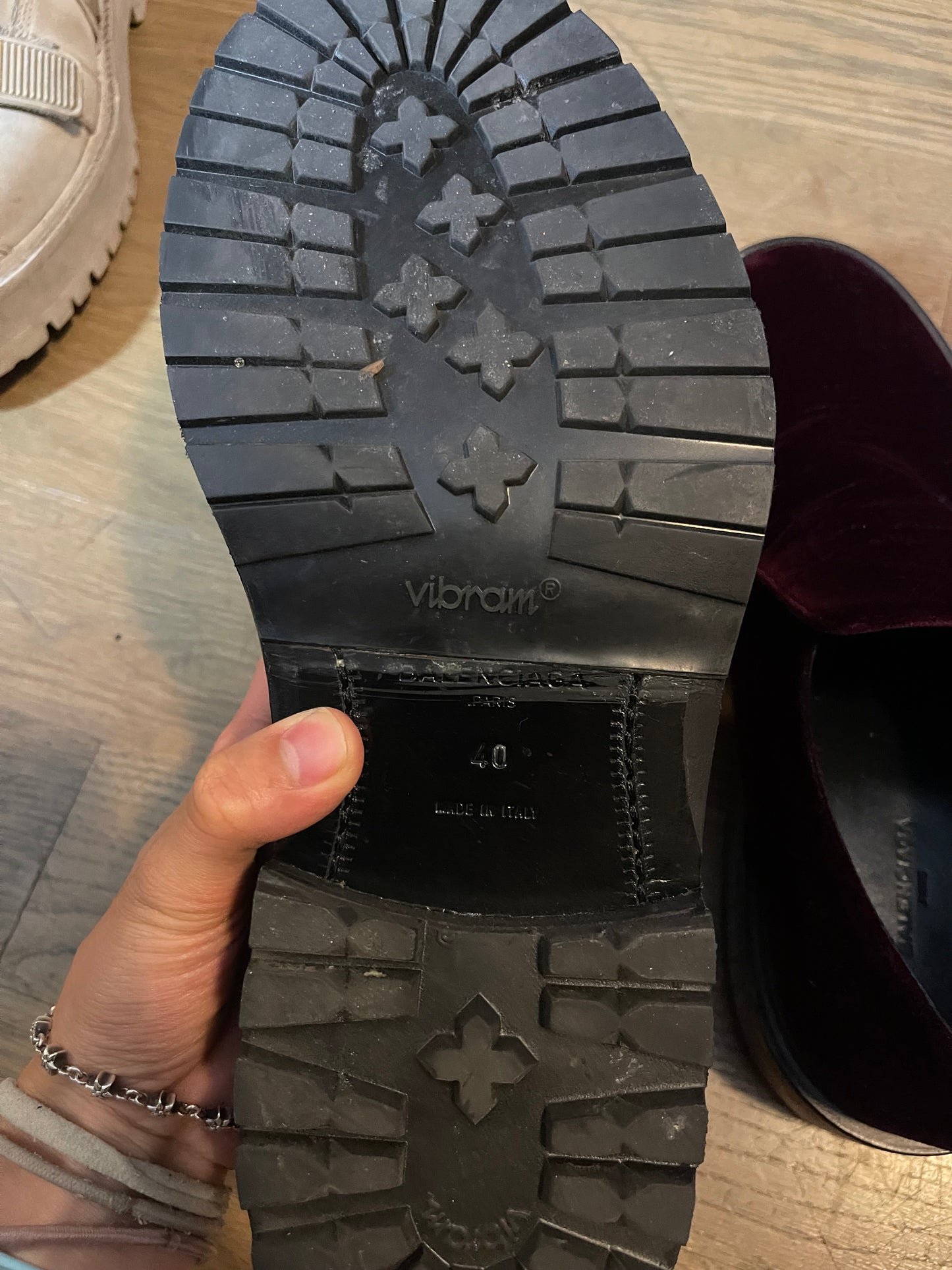 Balenciaga 17ss red velvet slip on loafers