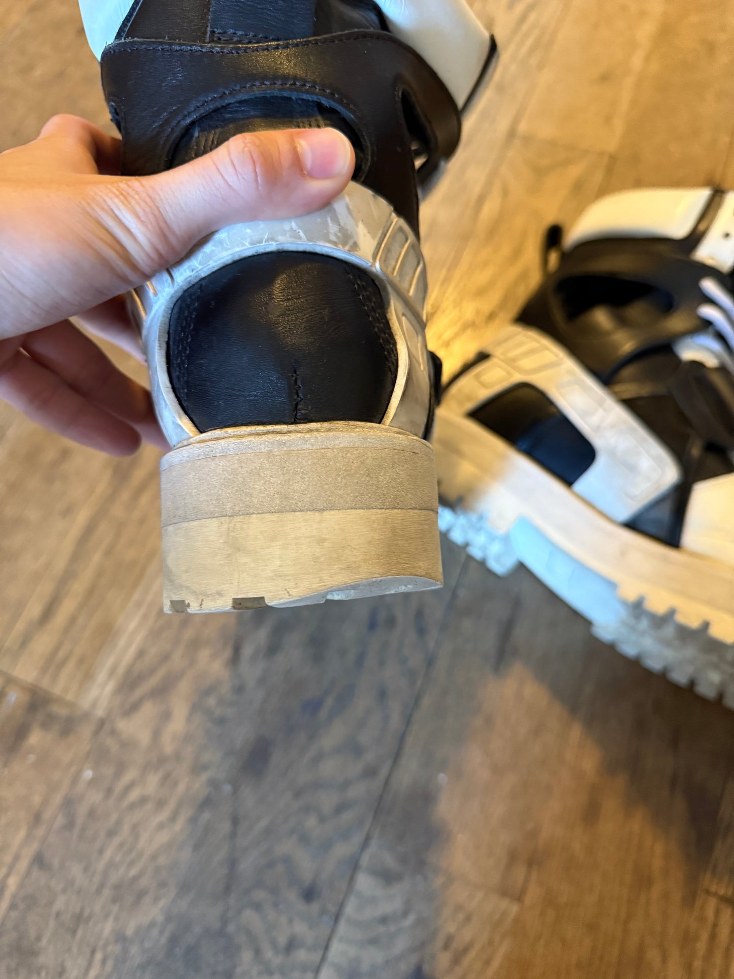 Hood by air avalanche boots