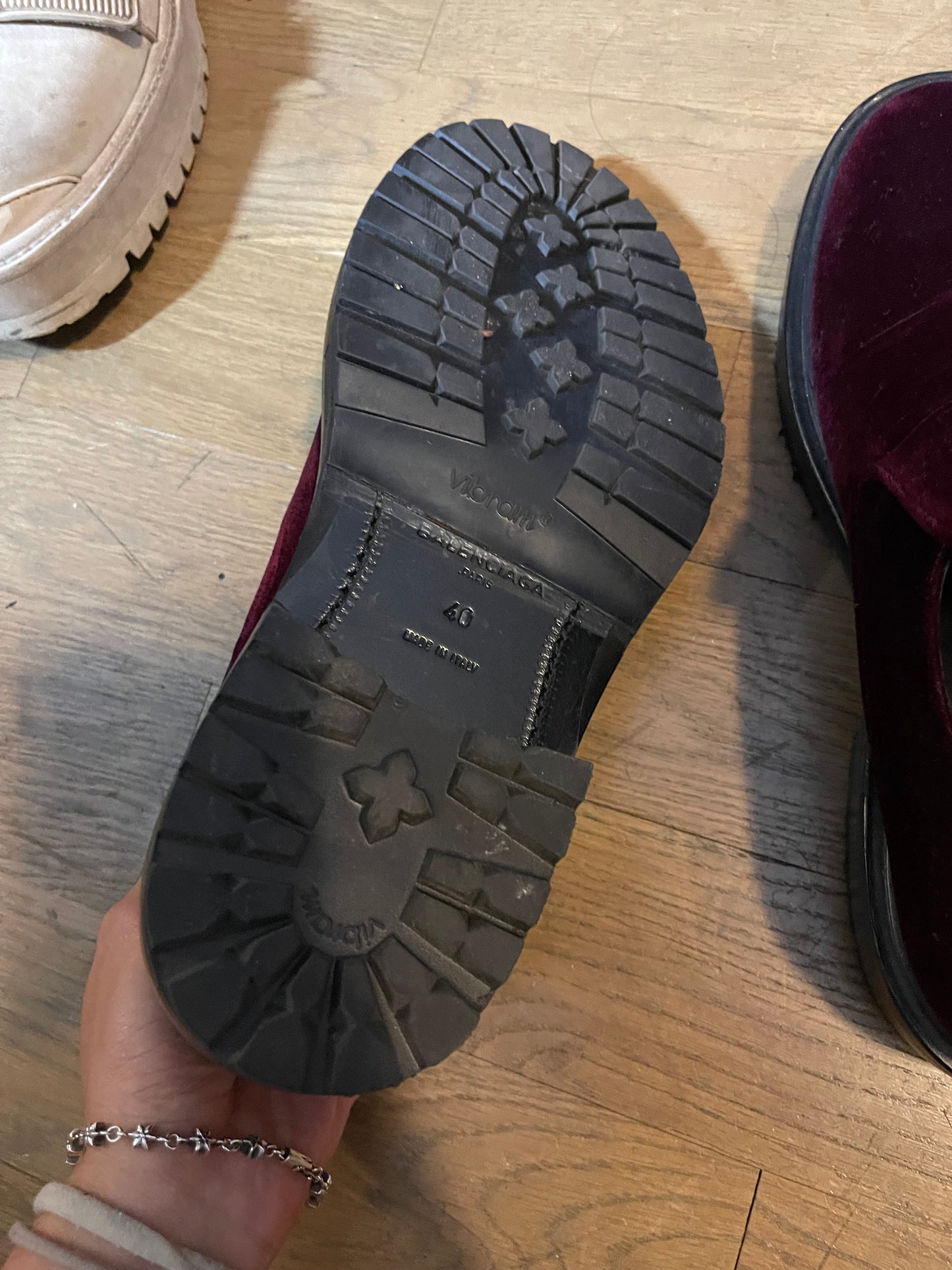 Balenciaga 17ss red velvet slip on loafers