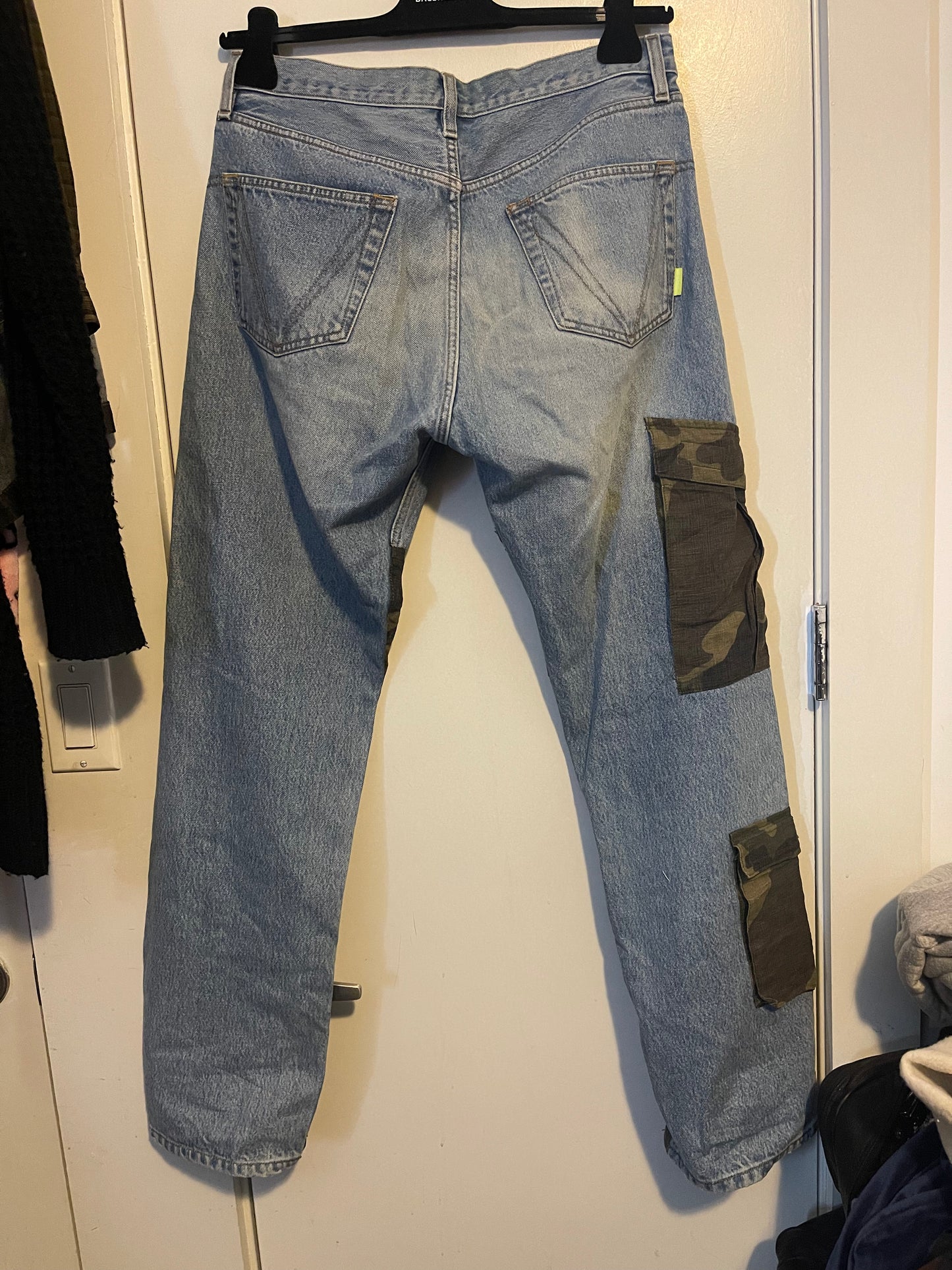 Vetements sample hybrid camo cargos 2018AW