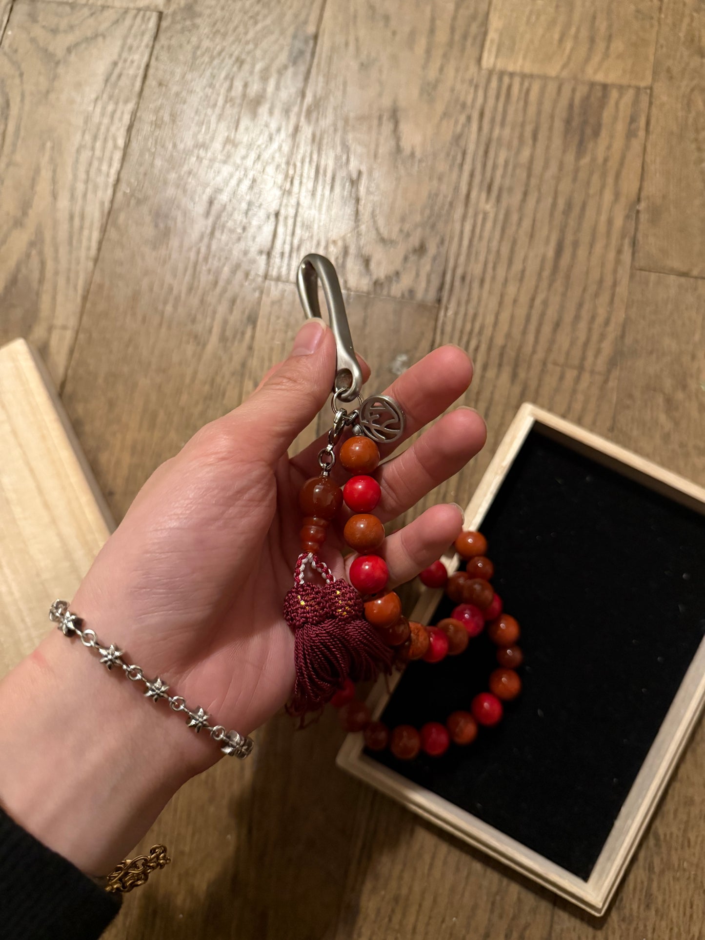 Soshiotsuki red beaded wallet chain