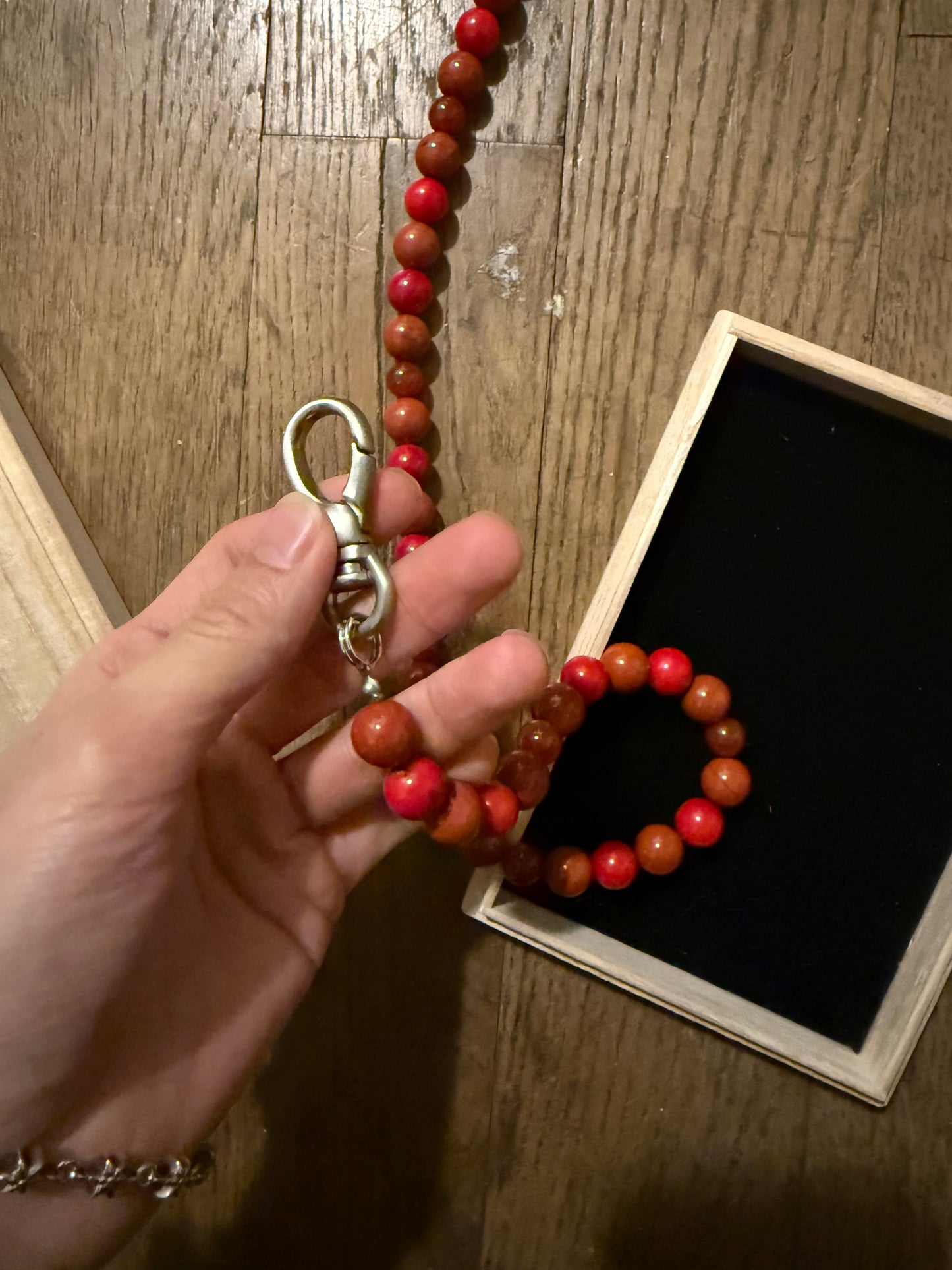Soshiotsuki red beaded wallet chain