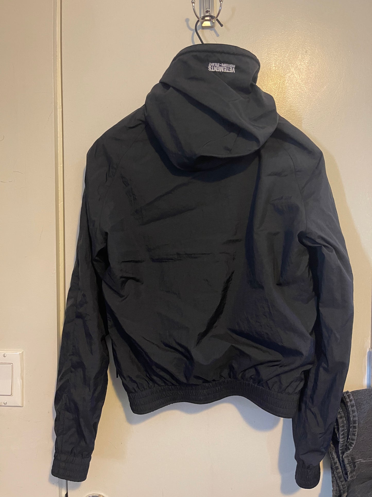 Vetements shrunken windbreaker aw17