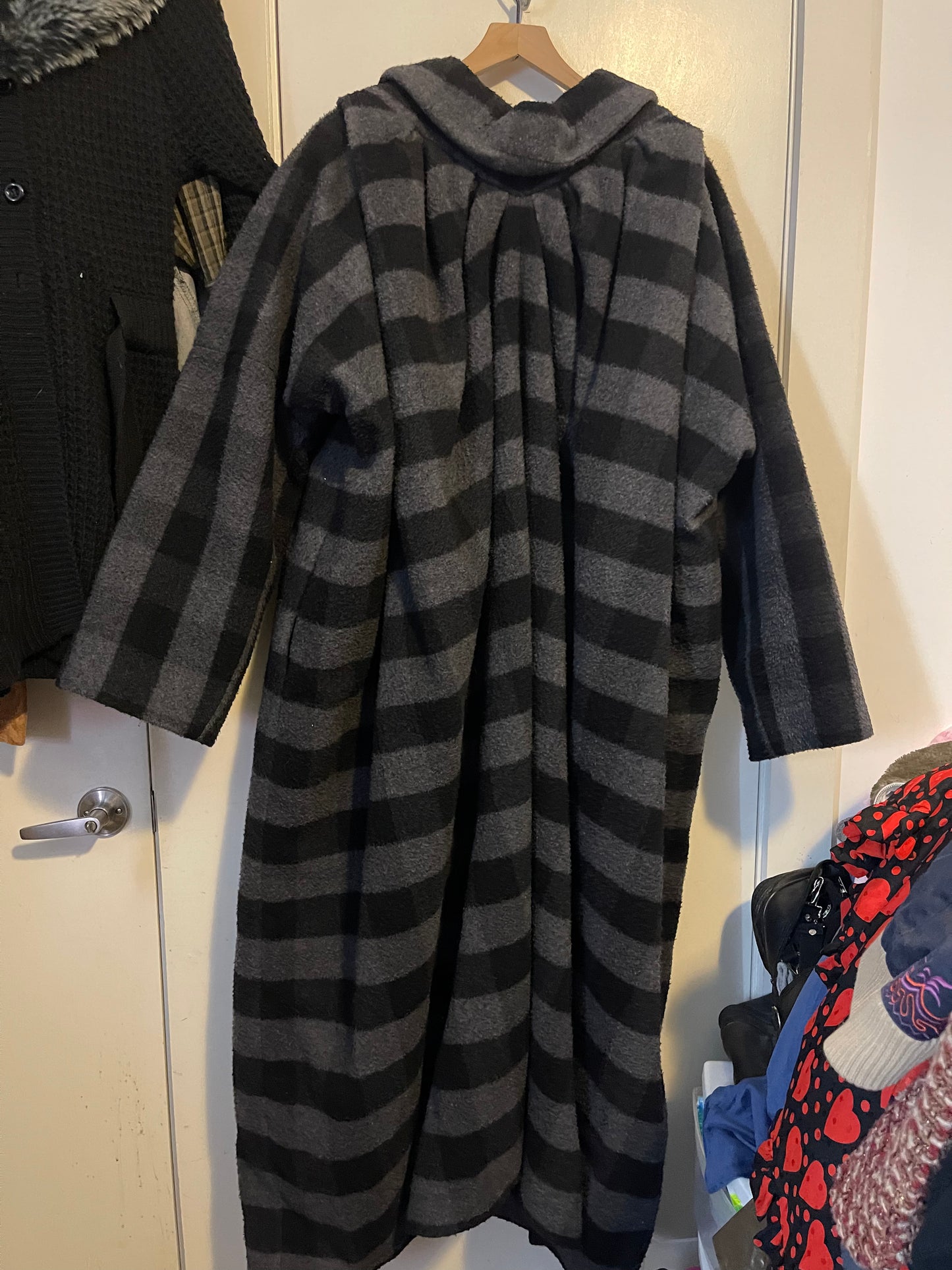 Balenciaga SS21 clones flannel coat swing single center bathrobe