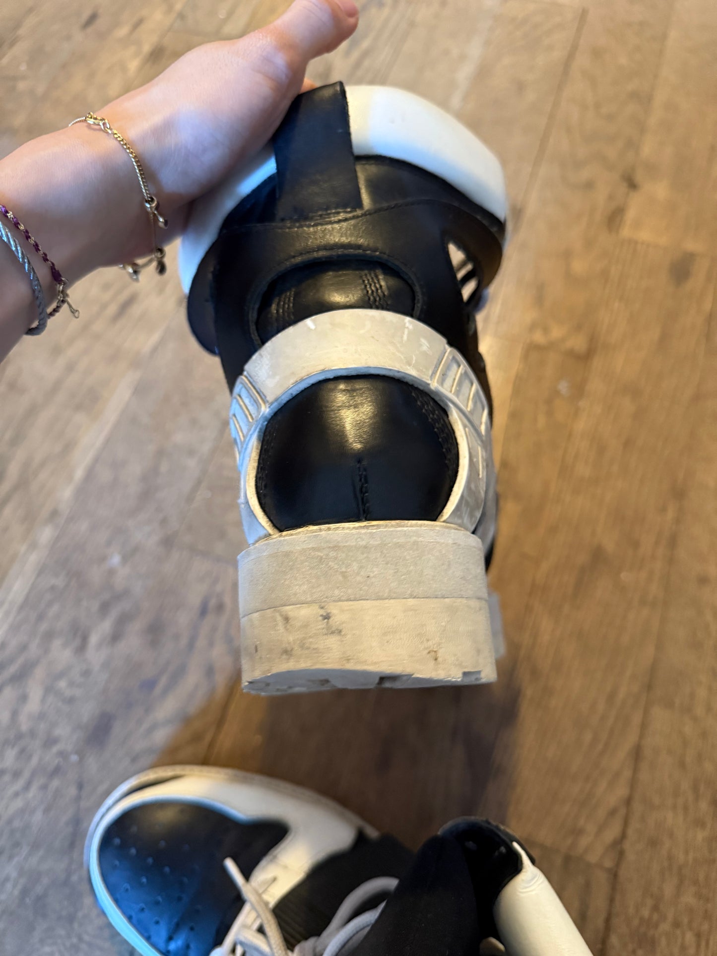 Hood by air avalanche boots