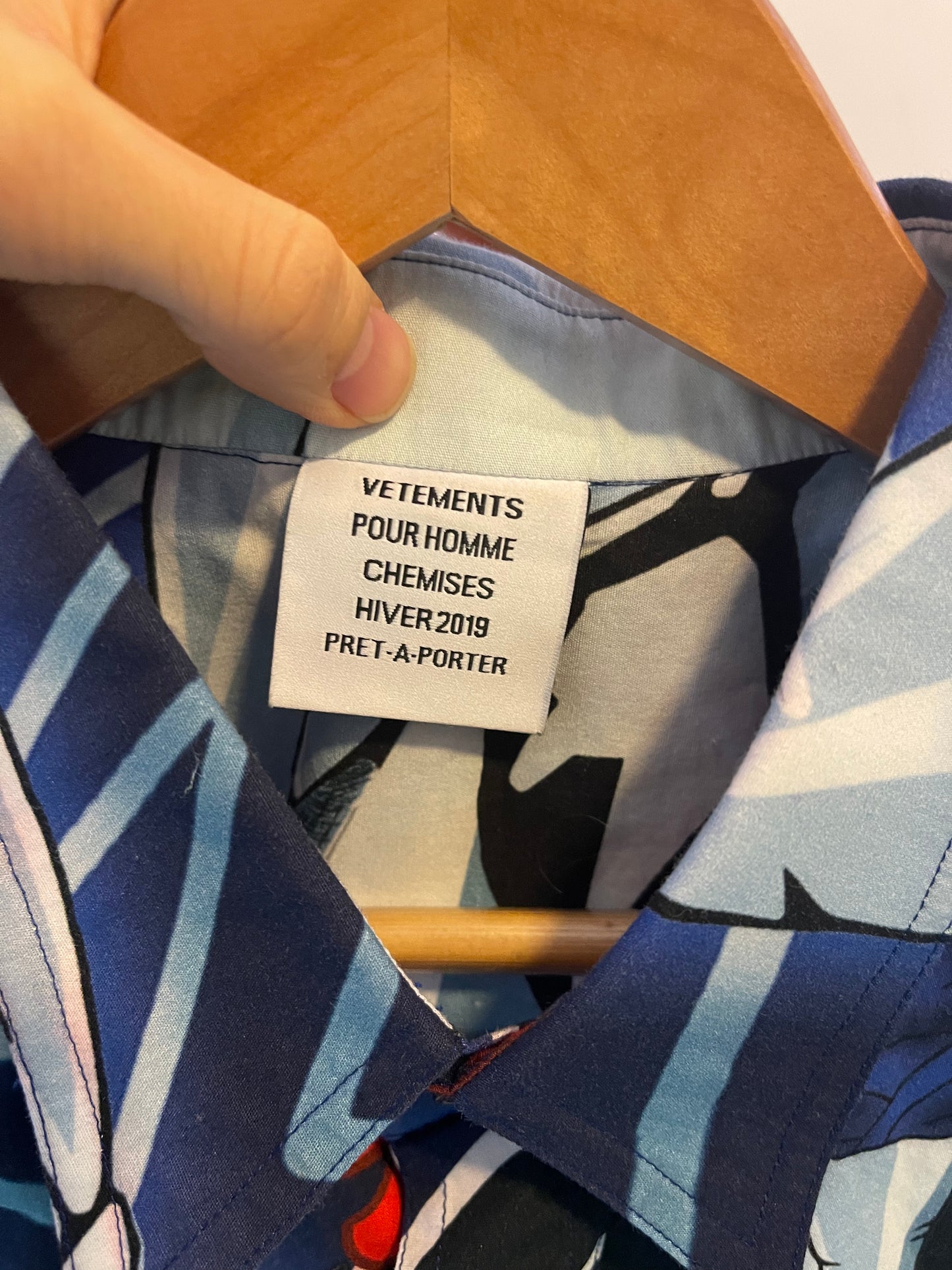 Vetements AW19 anime print jojo shirt