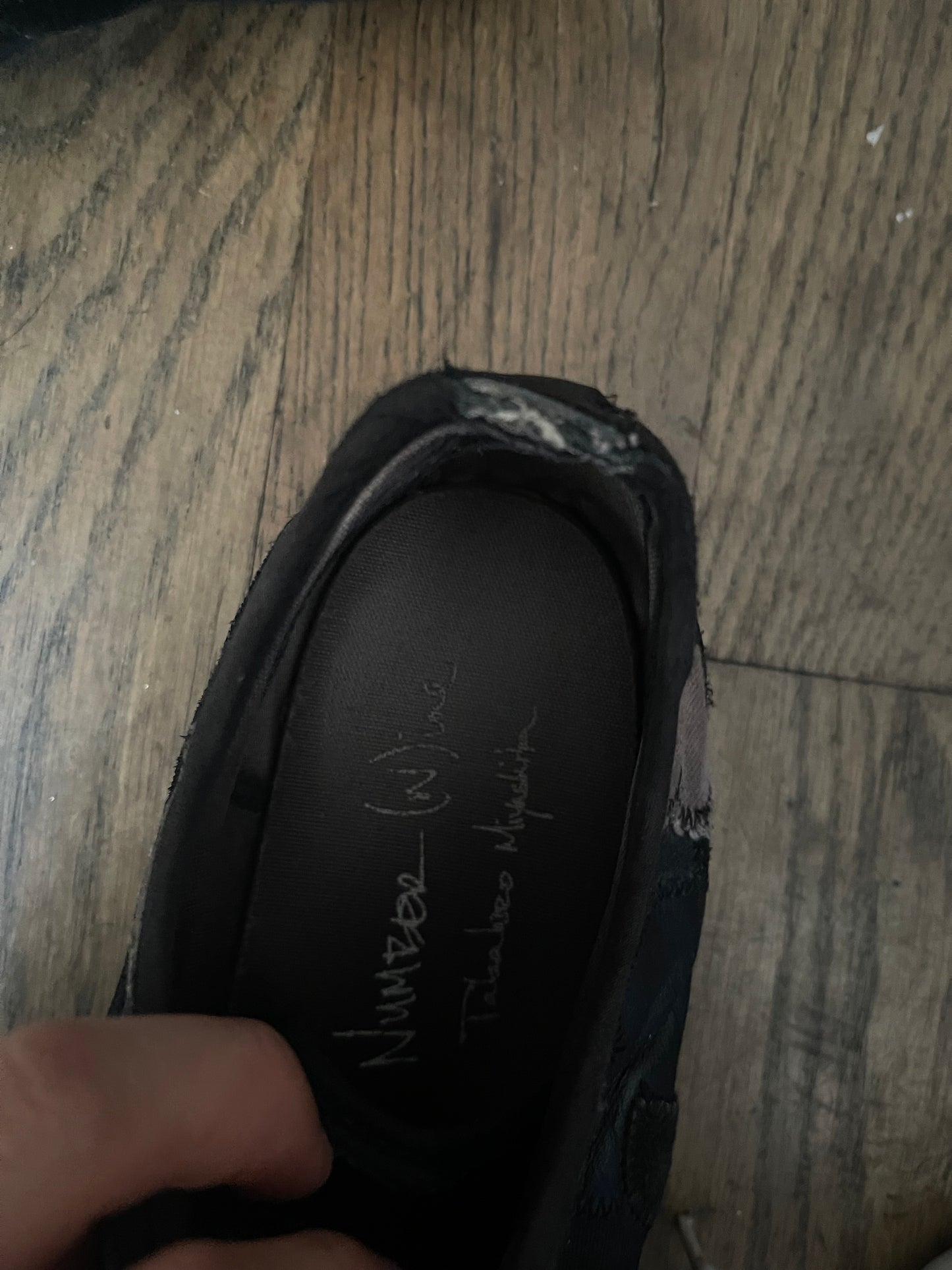 Number (n)ine AW03 crying heart patch converses