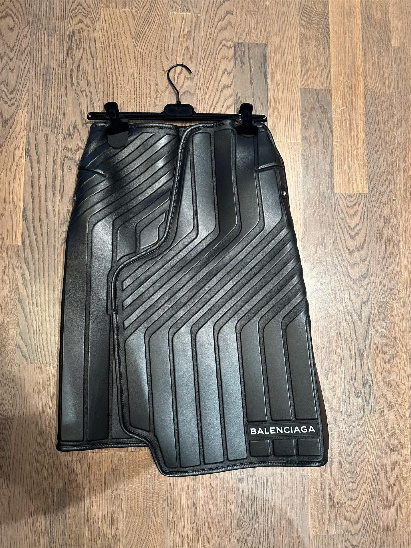 Balenciaga car mat skirt Kendricky
