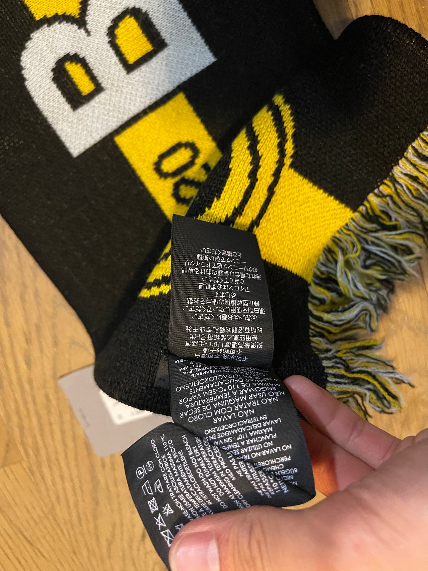 Balenciaga vintage logo scarf
