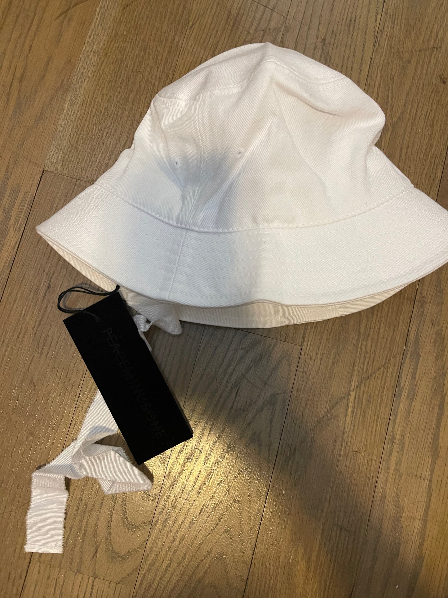 PEACEMINUSONE Bucket hat