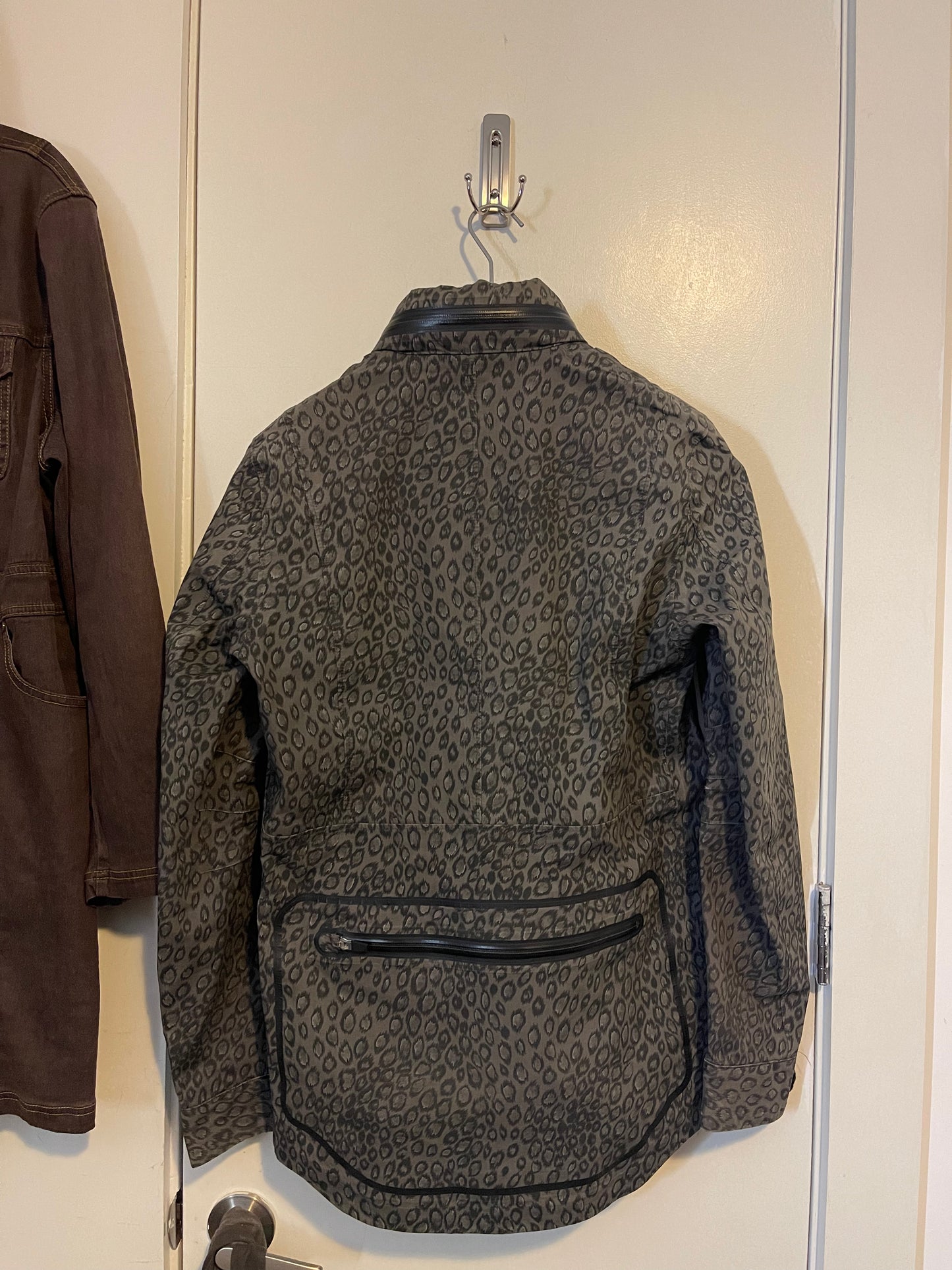 Undercover Cheetah Goretex