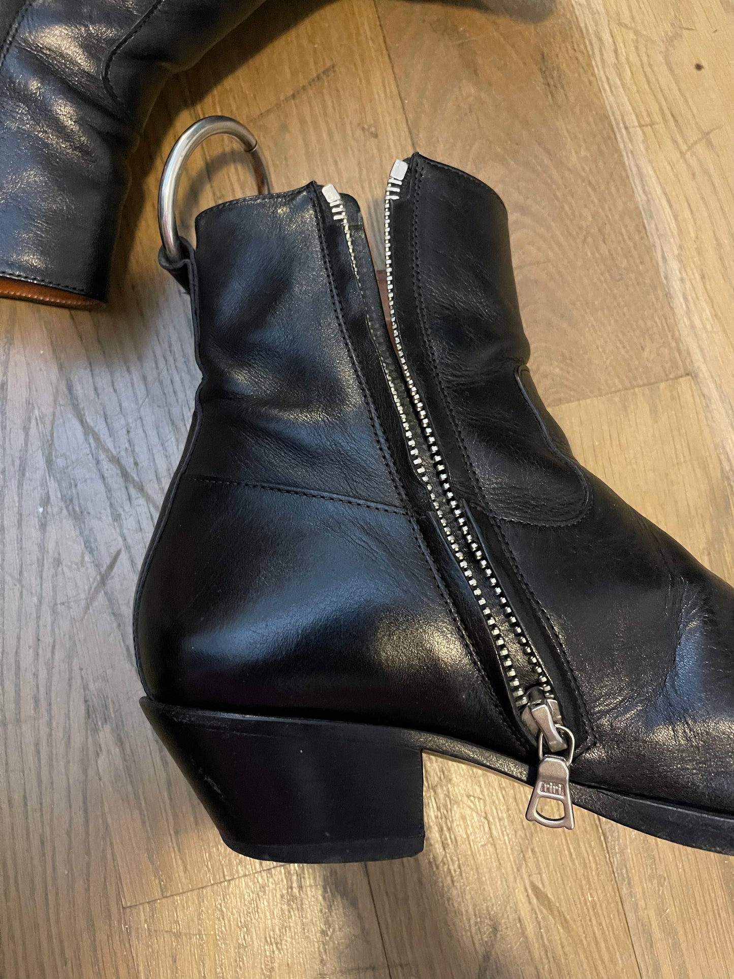 Vetements SS17 ring cowboy boots