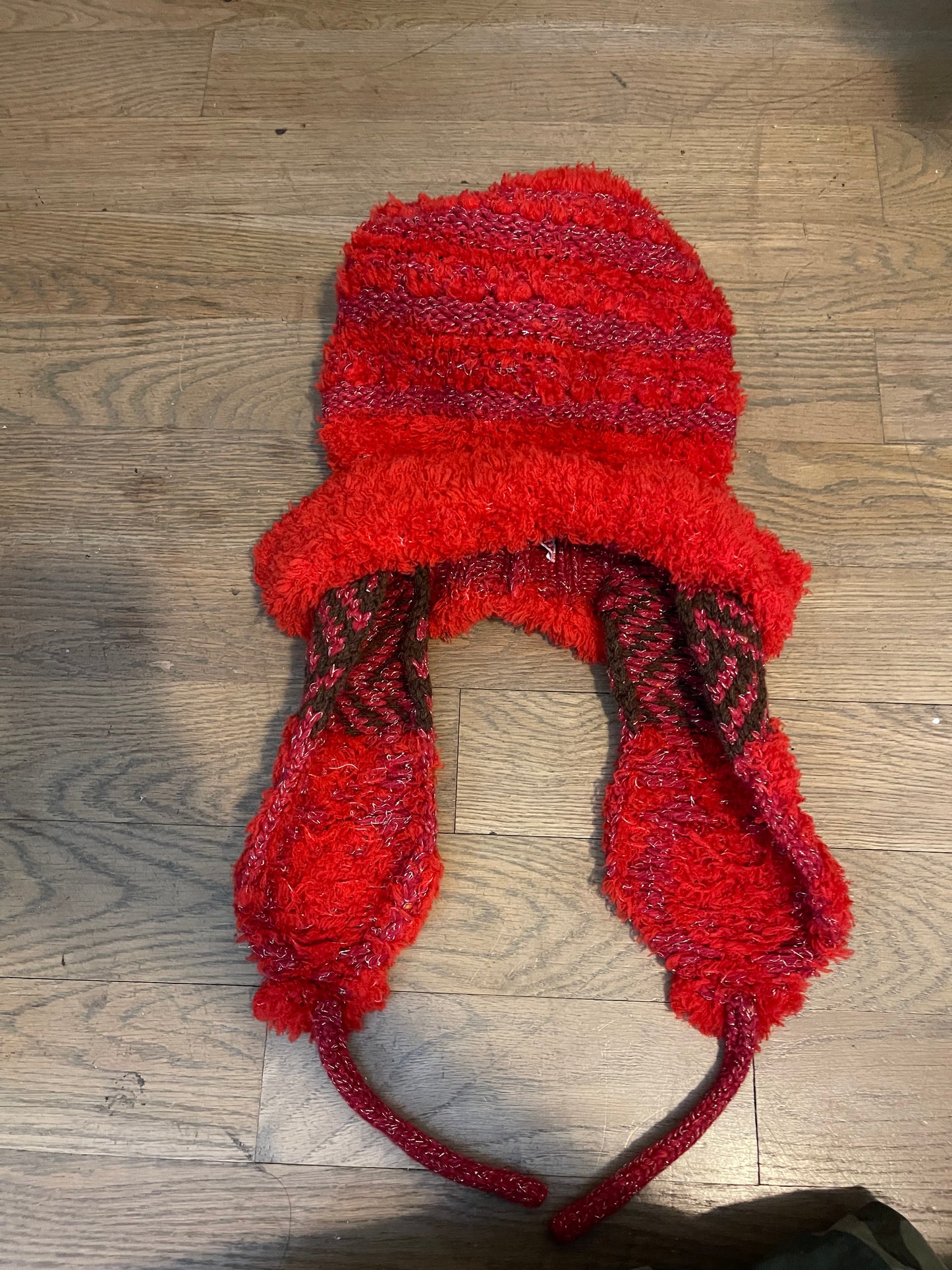 Nozomi Ishiguro fuzzy hat
