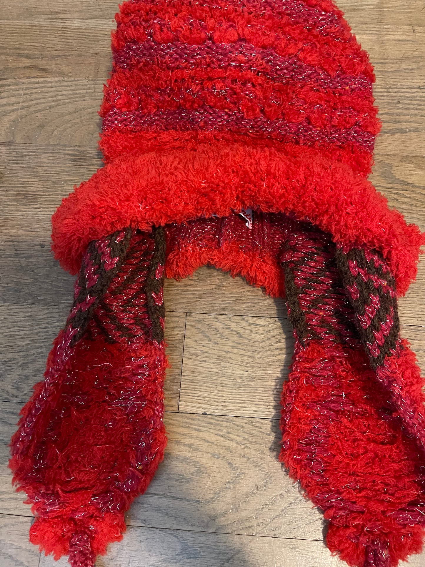 Nozomi Ishiguro fuzzy hat