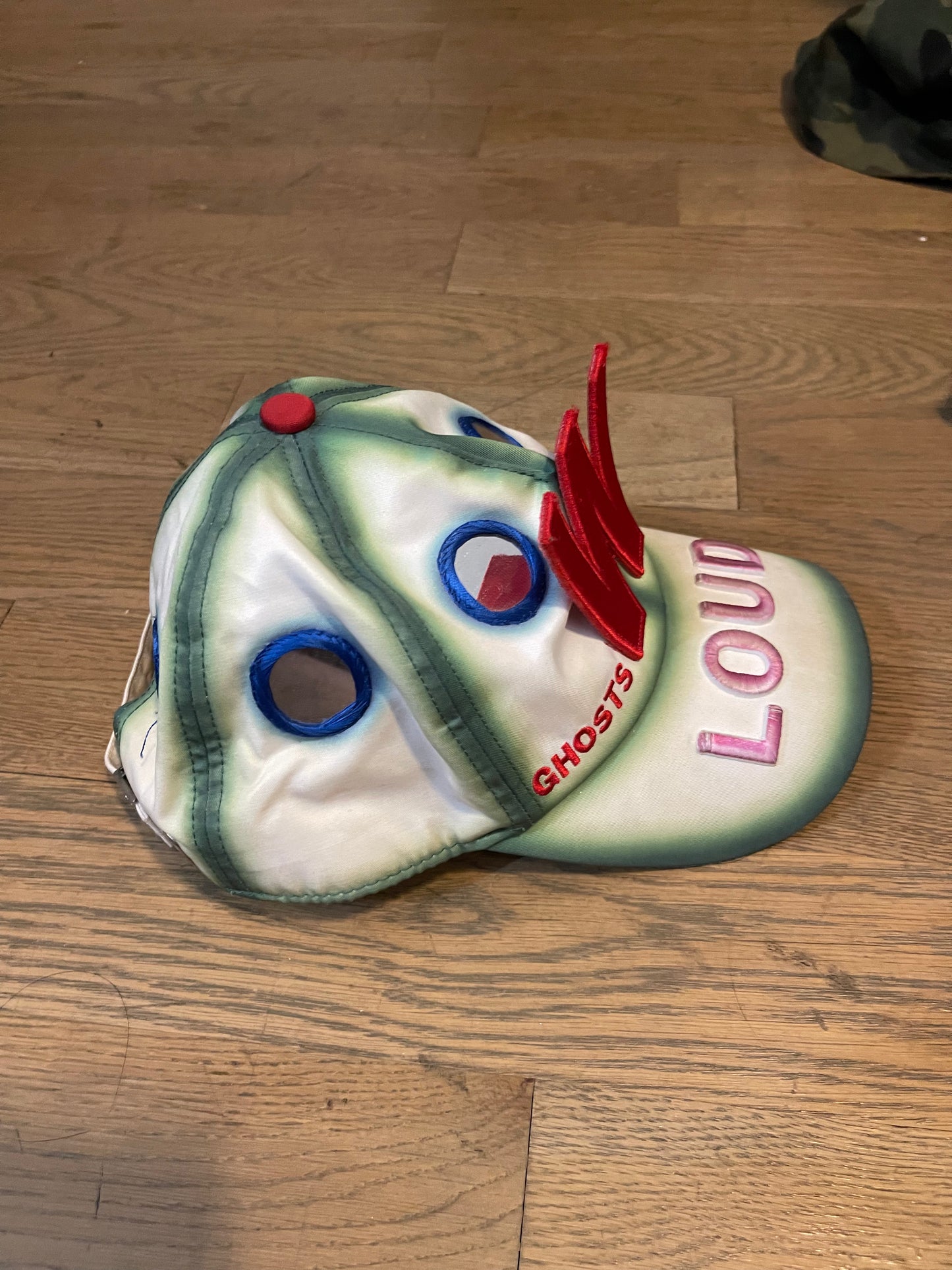 Walter Van Bierendonck mirror W logo loud hat