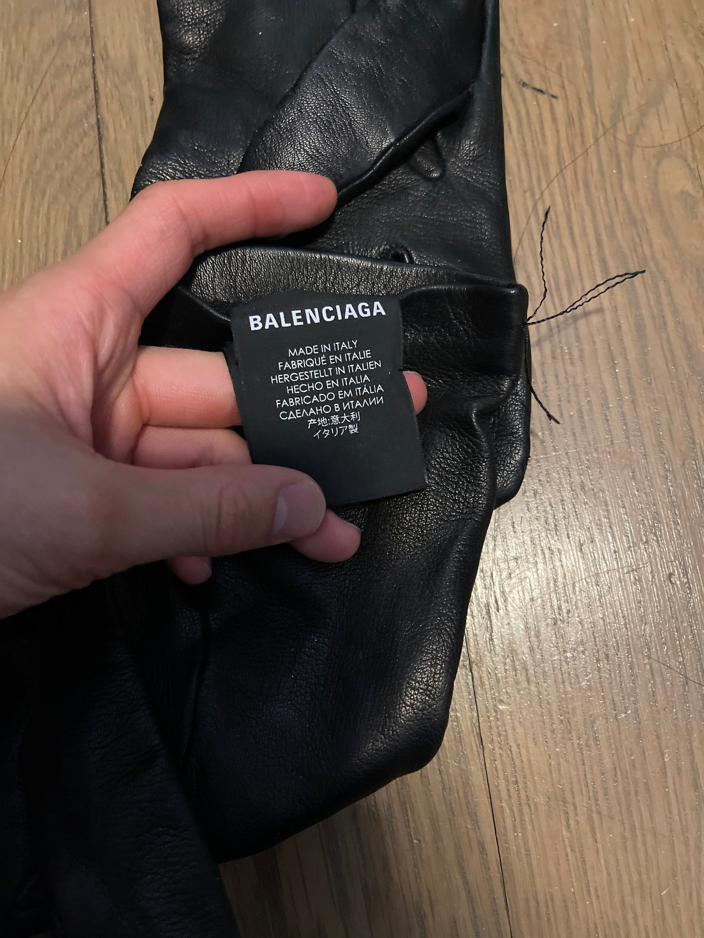 Balenciaga leather b ring gloves