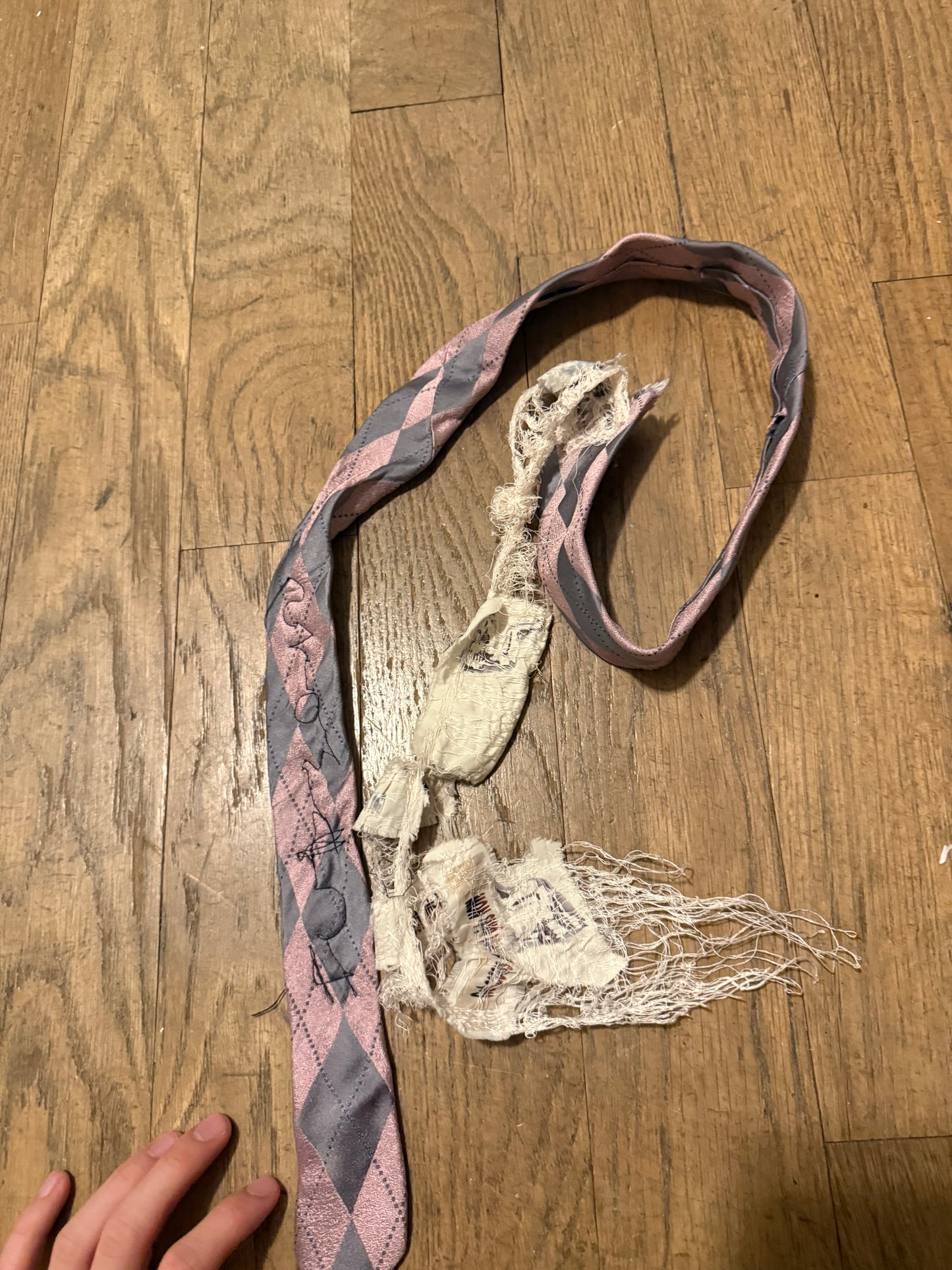 Retail pharmacy like tie