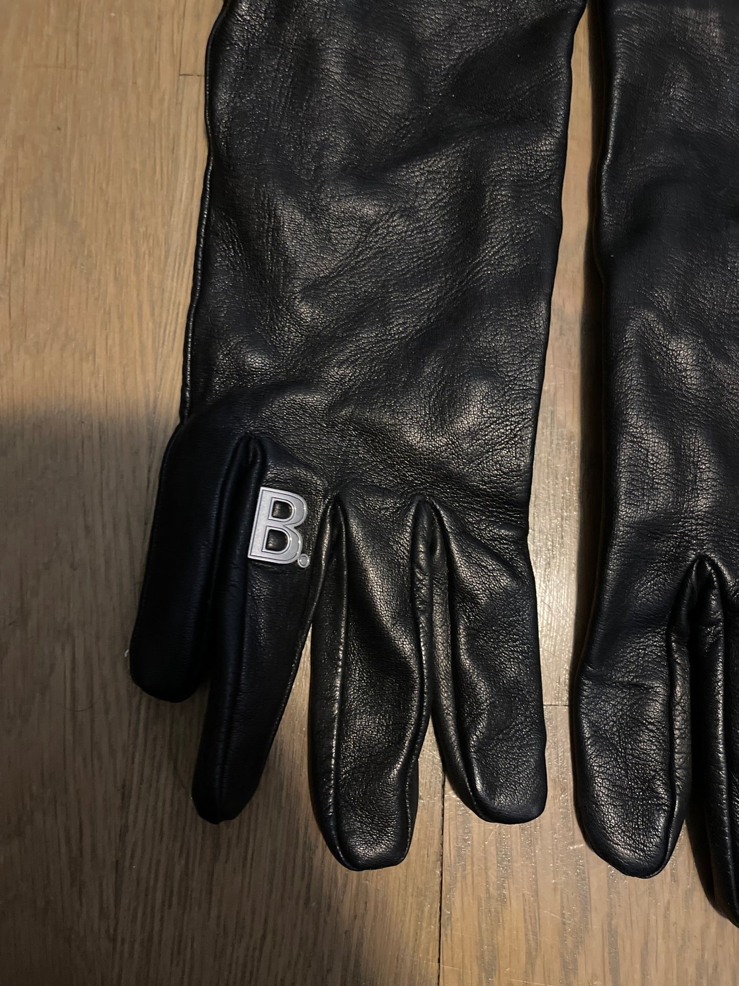 Balenciaga leather b ring gloves