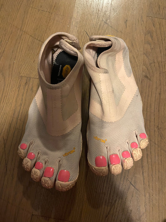 Midorikawa vibram painted nails sneaker