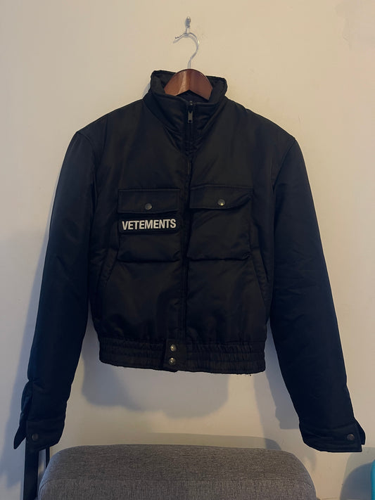 Vetements AW18 military police jacket