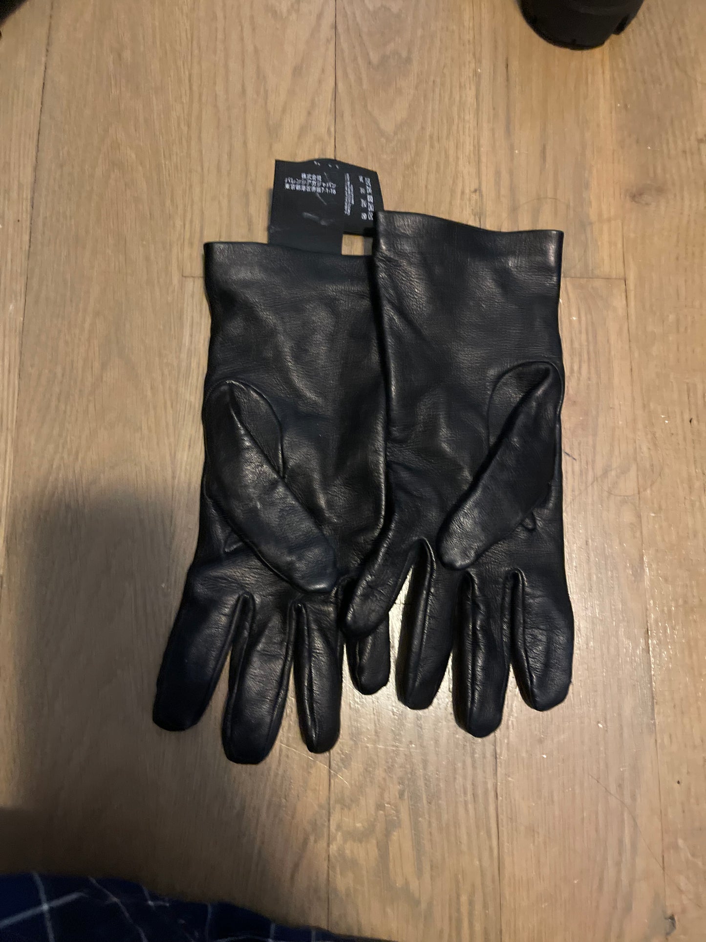 Balenciaga leather b ring gloves