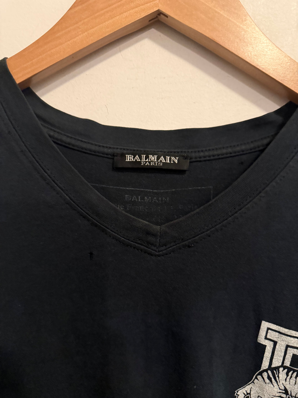 Balmain decarnin 2011 Black V-Neck tiger logo distressed size XS