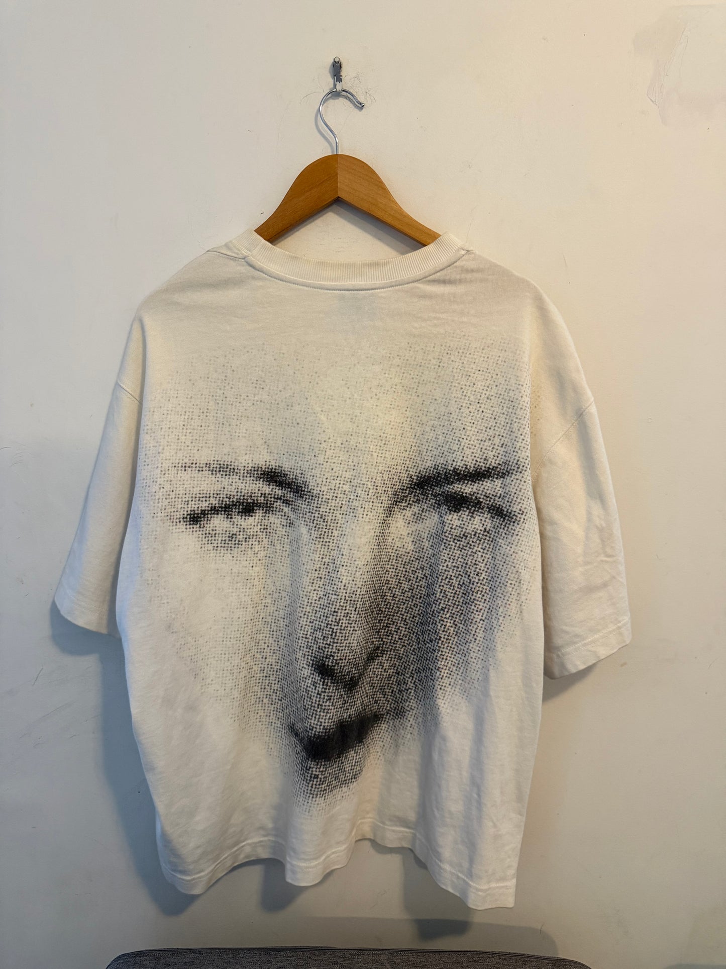 Lourdes backprint t shirt