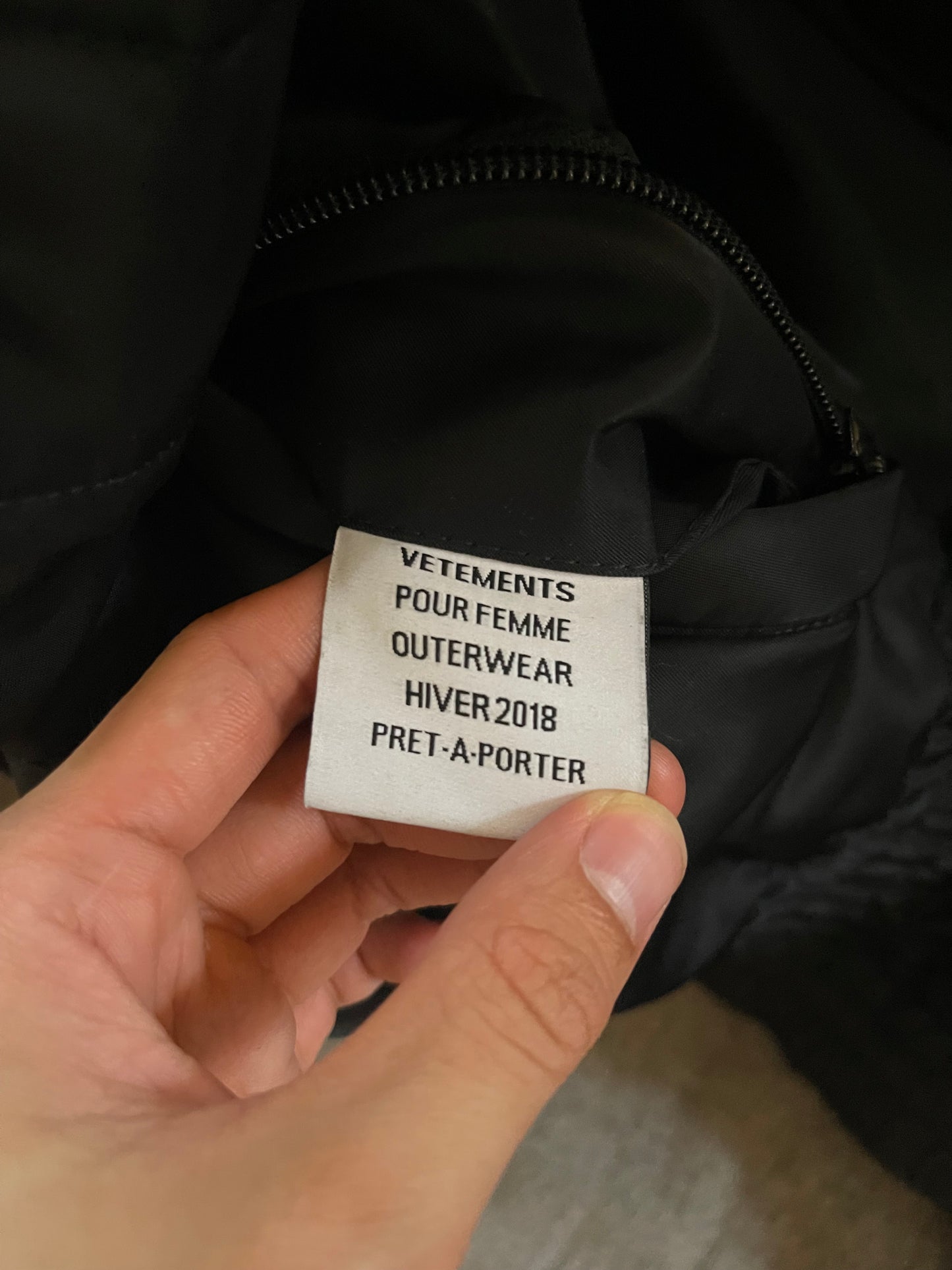 Vetements AW18 military police jacket