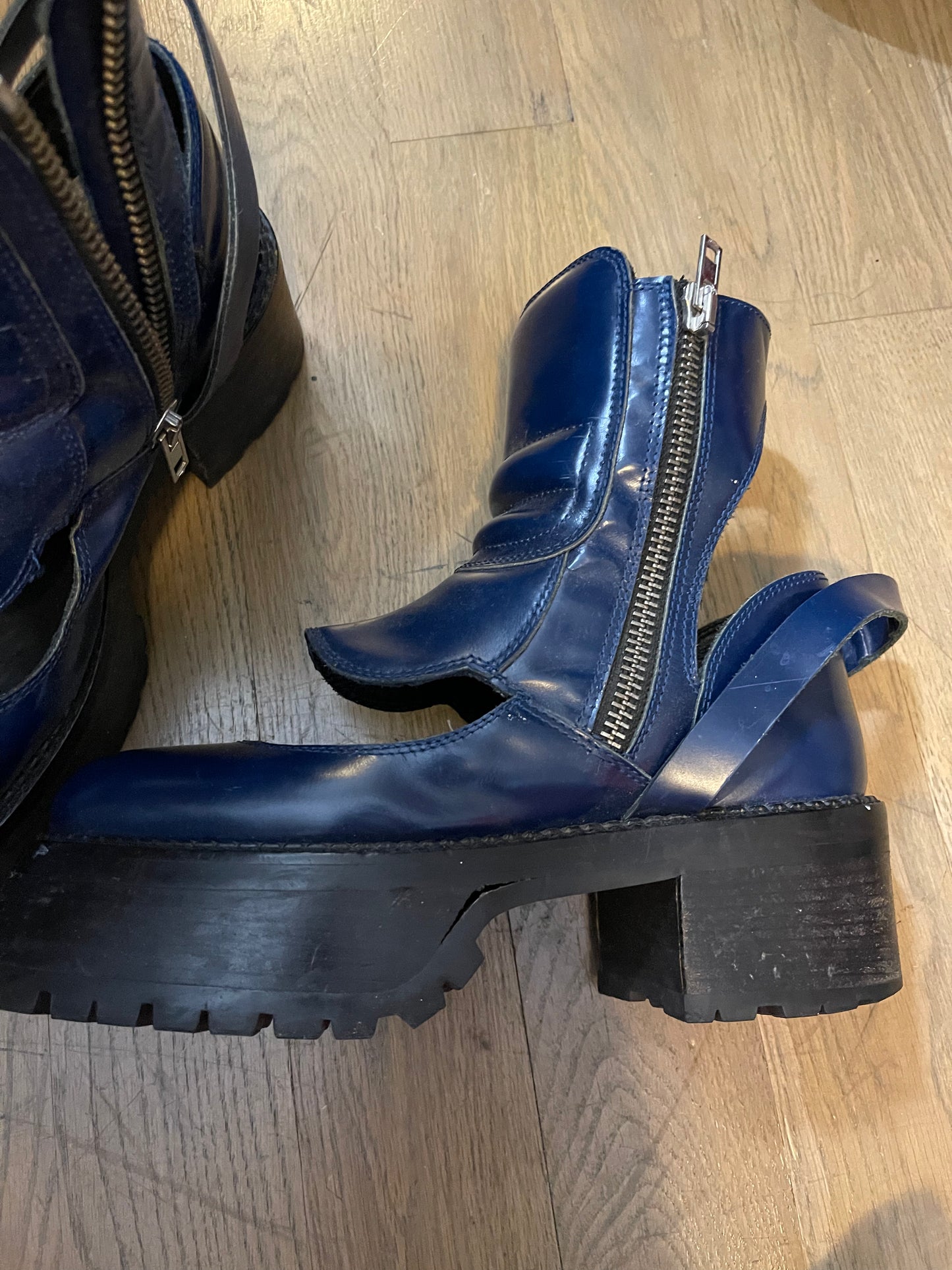 Hood by air sample centaur cut out boots