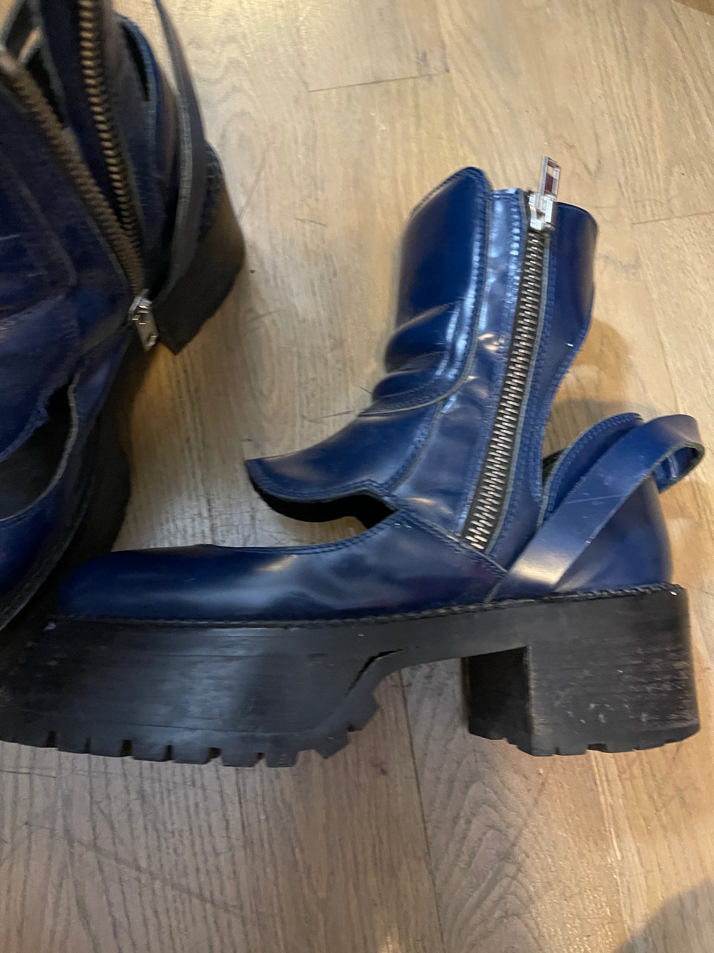 Hood by air sample centaur cut out boots