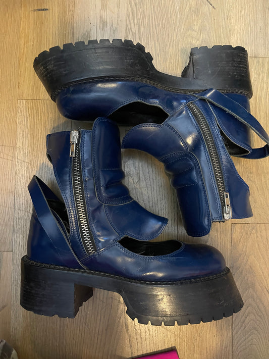 Hood by air sample centaur cut out boots