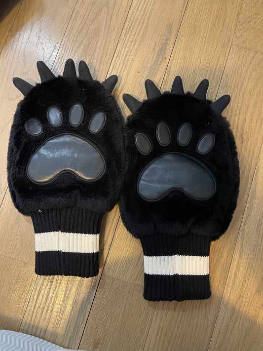 Dolce Gabbana bear paw gloves